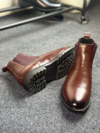 Leather Chelsea Boots – Stylish & Comfortable_img_3