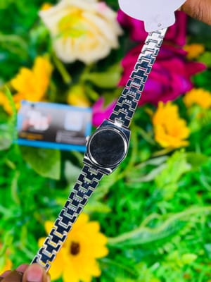 ⌚ Luxury Silver Women’s Watch with Crystal Bezel_img_2