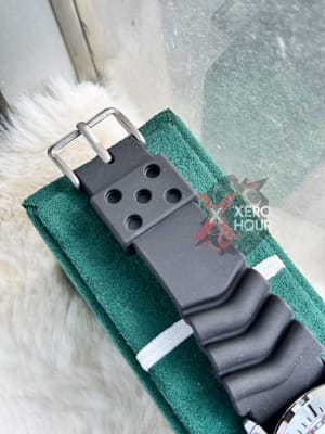 Seiko Sport 5 || Silicon Strap || Swift Movement || Black Red_img_2