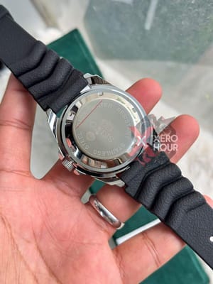 Seiko  Sport 5 || Silicon Strap || Swift Movement || Silver Grey Black_img_2