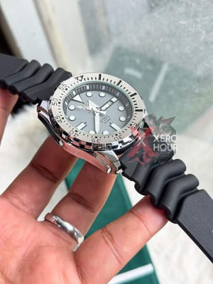 Seiko  Sport 5 || Silicon Strap || Swift Movement || Silver Grey Black_img_3
