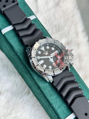 Seiko || SS Strap || Swift Movement || Silicon Strap Black || Powerful Lume_img_2