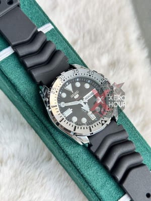 Seiko || SS Strap || Swift Movement || Silicon Strap Black || Powerful Lume_img_4