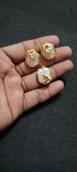 Mother Pearl Pendent set_img_0