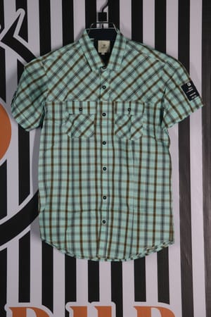 Classic Checkered Short-Sleeve Shirt – Casual & Stylish