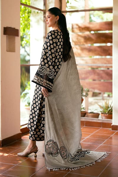 Premium Dubai silk Three Piece - Image 3