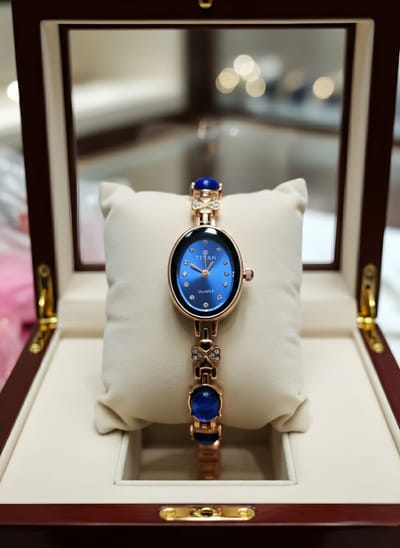 Titan Girls watch - Image 4