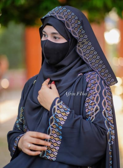 Sehzadi Abaya
