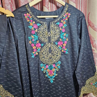 3 piece Luxurious-Embroidered Collection by Tawakkal - Black - Image 6
