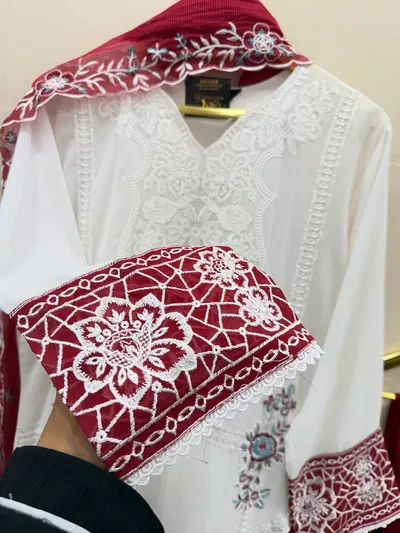 থ্রি পিছ - Image 1