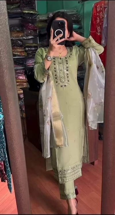 রিয়ন কটন এমব্রয়ডারি রেডিমেড থ্রি পিস - Image 1