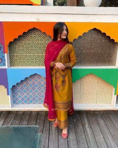 New Exclusive Dress - Image 3