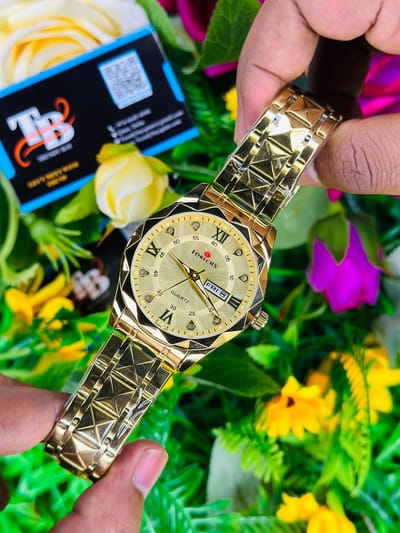 Luxury Gold Quartz Watch with Day & Date Display