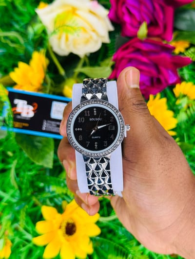 Elegant Diamond-Style Women’s Watch 49