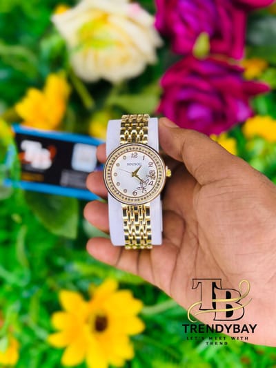 🌸 Elegant Ladies Gold Chain Watch