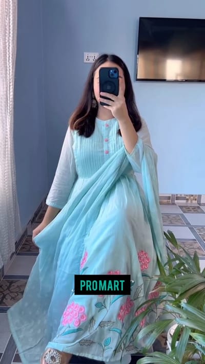 প্রিমিয়াম এম্ভ্রডারি গাউন থ্রি-পিস সেট 🌿 - Image 1