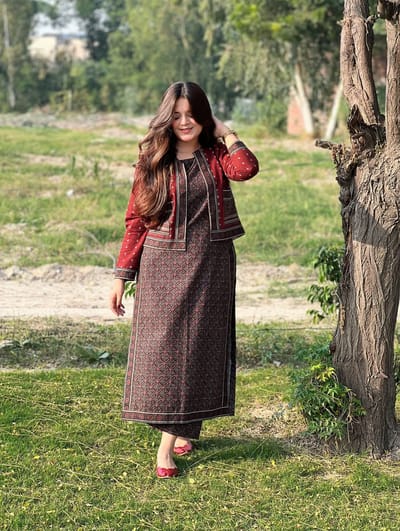 LUXURY LONG KAMIZ KOTI THREE PIECE SET - Image 6