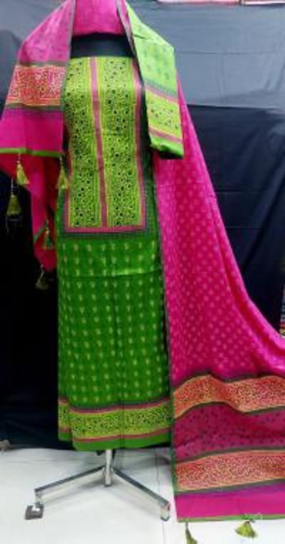 ব্লক প্রিন্ট থ্রি পিস - Image 3