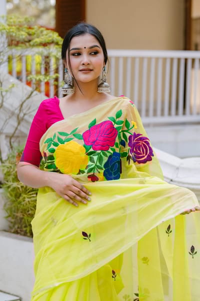 হাফসিল্ক শাড়ীতে এমব্রডাড়ী কাজ করা - Image 5