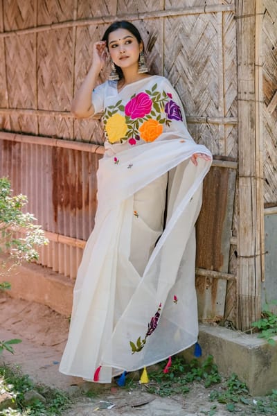 হাফসিল্ক শাড়ীতে এমব্রডাড়ী কাজ করা - Image 6