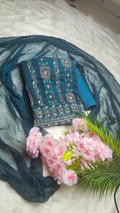 ইন্ডিয়ান আনস্টিচড জর্জেট থ্রি পিস - Image 2