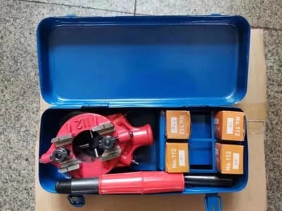 Pipe Threading Die Set, Ratchet Die Stock set 1/2"-1 1/4" heavy duty same as picture - Image 1