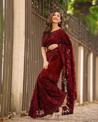 ইন্ডিয়ান জর্জেট শাড়ি ব্লাউজ পিস সহ - Image 2