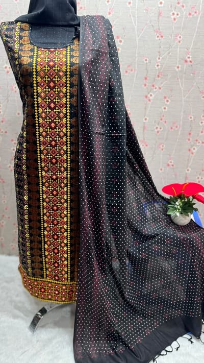 আড়ং এমব্রয়ডারি বুটিকস থ্রি পিস - Image 3