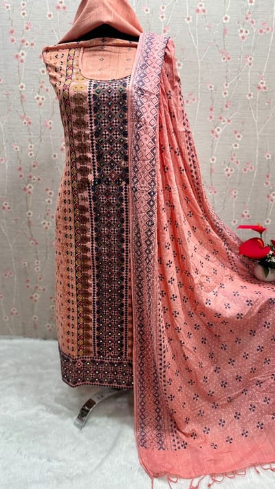 আড়ং এমব্রয়ডারি বুটিকস থ্রি পিস - Image 4