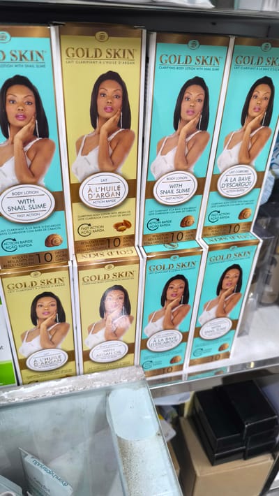 𝗚𝗼𝗹𝗱 𝗦𝗸𝗶𝗻 𝗕𝗼𝗱𝘆 𝗟𝗼𝘁𝗶𝗼𝗻 𝘄𝗶𝘁𝗵 𝗦𝗻𝗮𝗶𝗹 𝗦𝗹𝗶𝗺𝗲 - Image 1