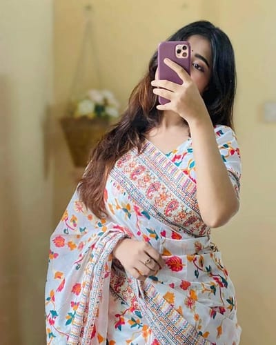 স্ক্রিন প্রিন্ট হাফ সিল্ক শাড়ি - Image 1