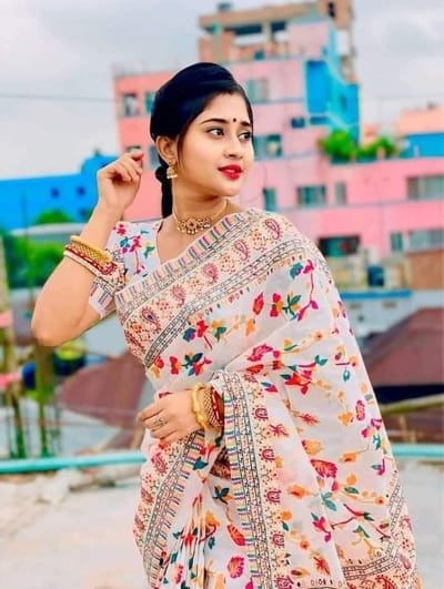 স্ক্রিন প্রিন্ট হাফ সিল্ক শাড়ি - Image 4