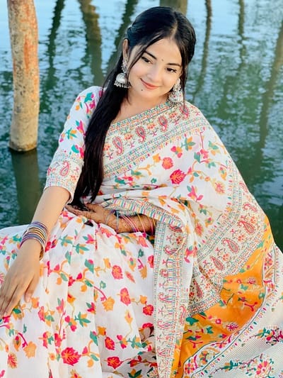 স্ক্রিন প্রিন্ট হাফ সিল্ক শাড়ি - Image 5