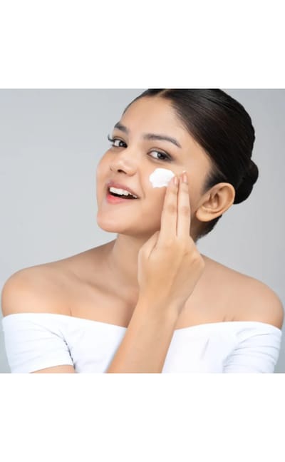 Nior Ultra Hydrating Moisturizer SPF 40 PA++++ 50ml - Image 3