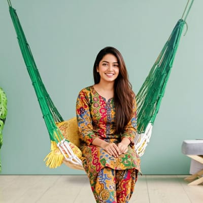 রিং সহ দোলনা-যে কোনো কালার পেতে পারেন।