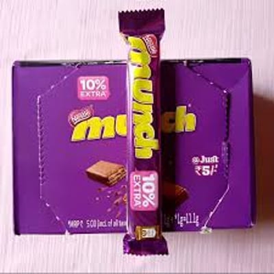 Munch Crunchilicious Milk Chocolate 32 PC Box Per Pack 8.9gm main box 284.8G 5rs INDIAN - Image 1