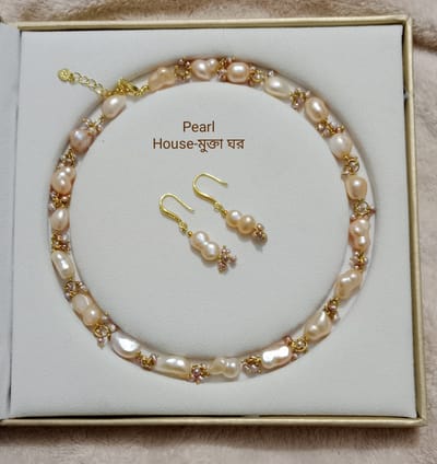 Exclusive Pearl Necklace
