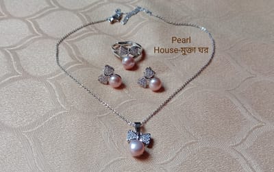 Pearl Pendent set