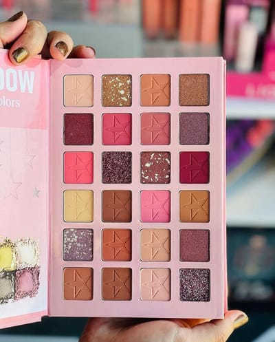 Beauty For Ever 𝐌𝐚𝐤𝐞𝐮𝐩 𝐄𝐲𝐞𝐬𝐡𝐚𝐝𝐨𝐰 𝐏𝐚𝐥𝐞𝐭𝐭𝐞✨ - Image 1