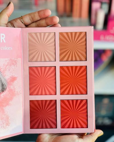 Beauty For Ever 𝐌𝐚𝐤𝐞𝐮𝐩 𝐄𝐲𝐞𝐬𝐡𝐚𝐝𝐨𝐰 𝐏𝐚𝐥𝐞𝐭𝐭𝐞✨ - Image 3