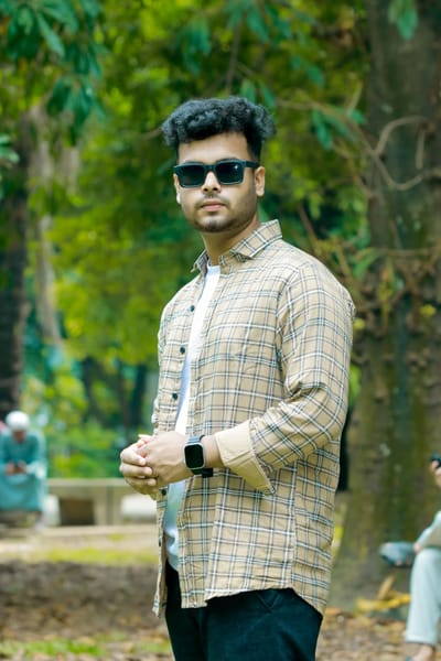 স্টাইলিশ এবং আরামদায়ক চেক শার্ট - Image 2