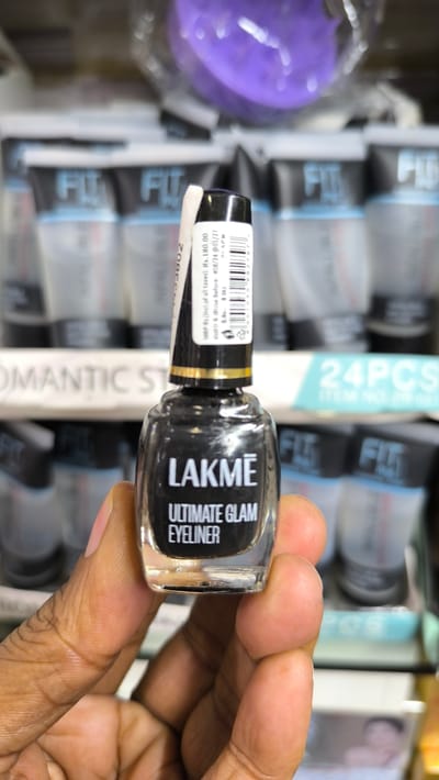Lakme liquid eyeliner (indian) - Image 3