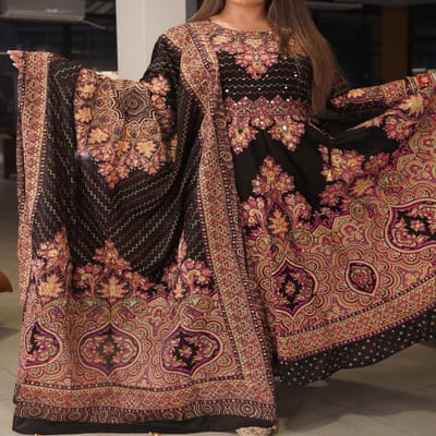 প্রিমিয়াম গাউন টু পিস (অরিজিনাল) - Image 3