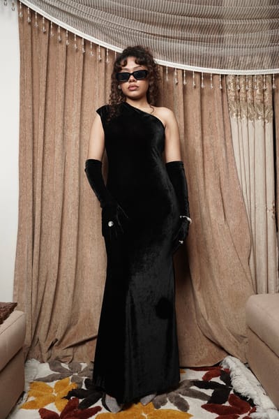 Velveteen Black Gloved Dress - Image 4