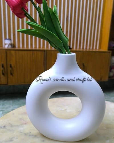 donut flower vase plastic 9 inch ( without flower) - Image 1