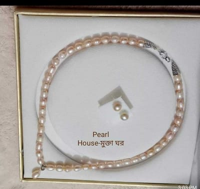 Exclusive Pearl Necklace