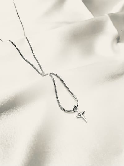 Y2K Star Necklace - Image 1