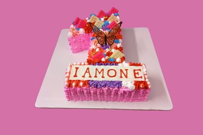 Vanilla Letter Cake (1 KG)