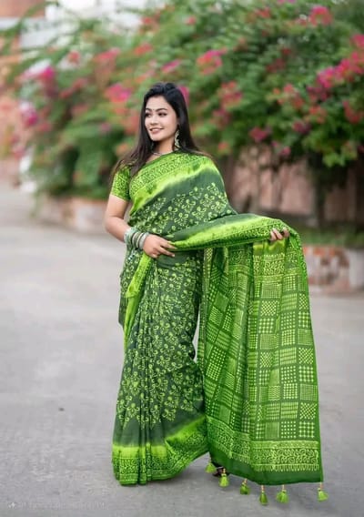 বাটিক প্রিন্ট শাড়ি - Image 3