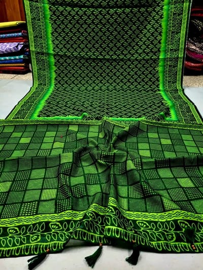 বাটিক প্রিন্ট শাড়ি - Image 4